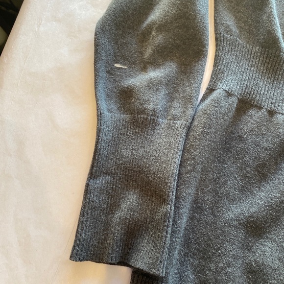 RW&CO grey sweater - Picture 11 of 11